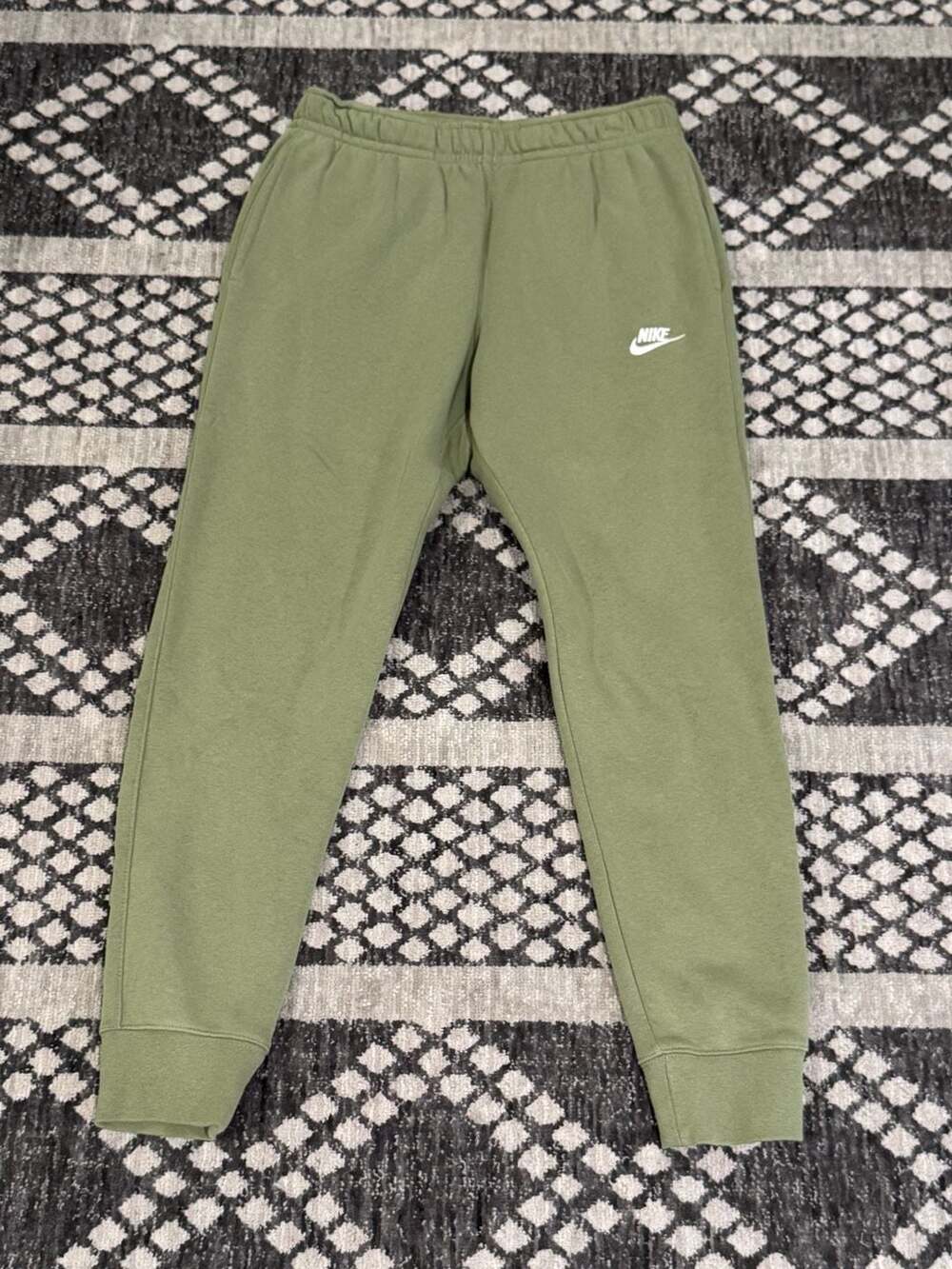 Nike Sportswear Club Fleece Alligator Green Joggers Size S